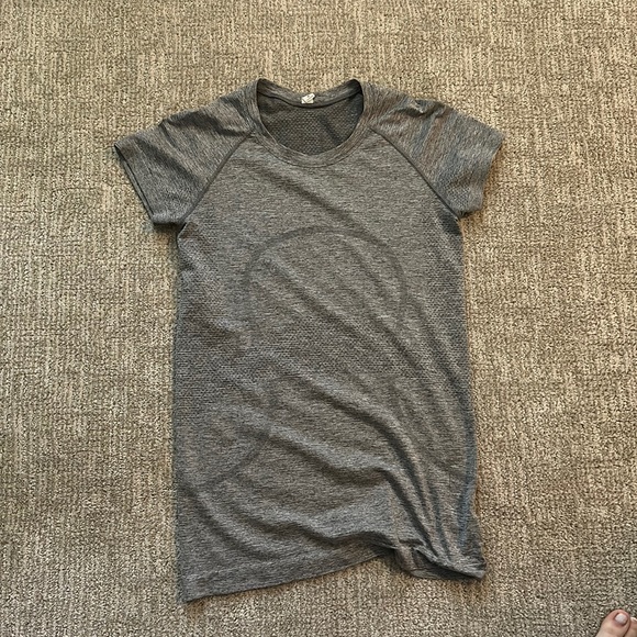 Grey lululemon swiftly tech size 6 - Picture 1 of 3